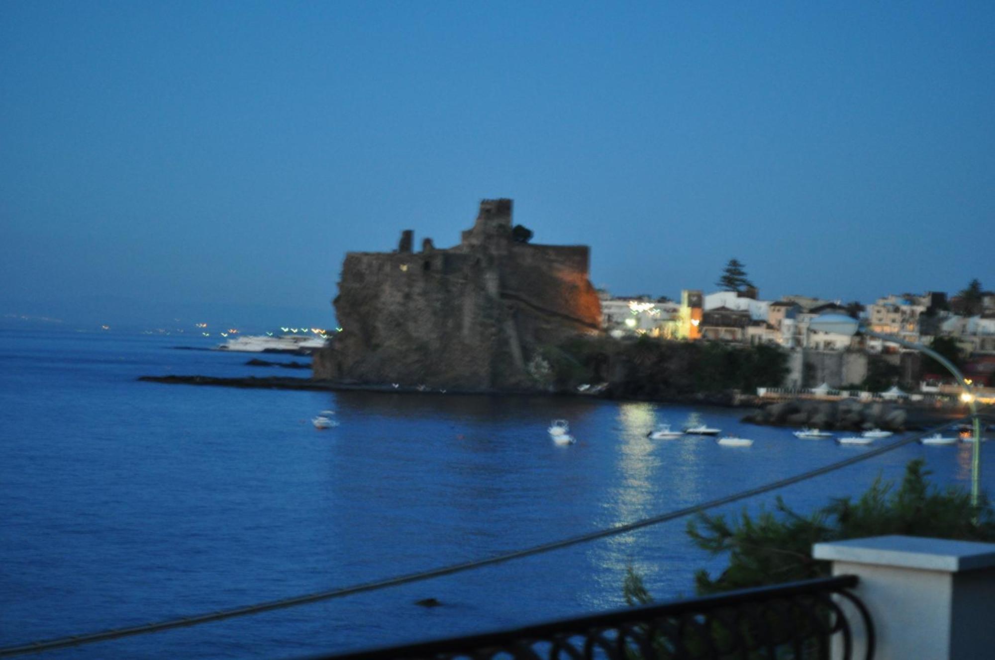 La Terrazza Bed & Breakfast Aci Castello Exterior photo